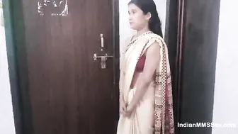 Desi cheating husband fucking cousin